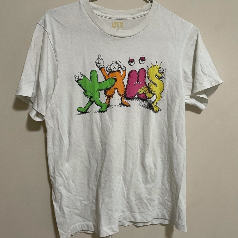 Kaws tee